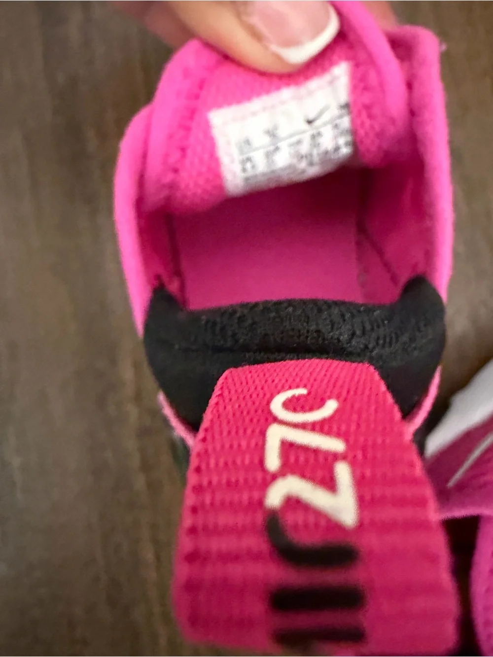 NIB Little Kid Nike Air Max 270 AO2372 602Laser Fuchsia/Black/White/Summit White